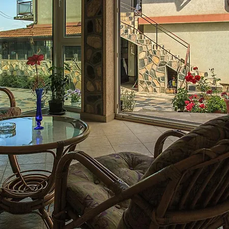 Apartment Апартамент За Гости 